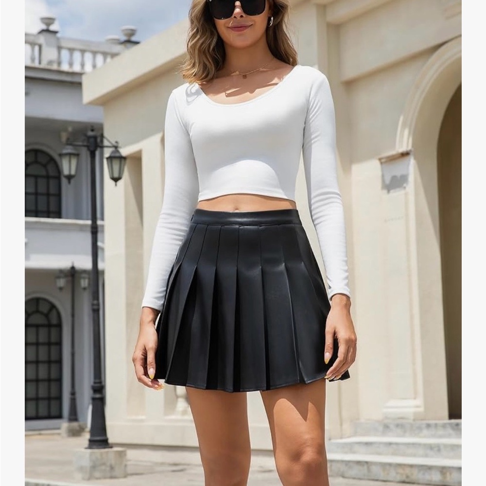 Elegant Black Pleated Skirt